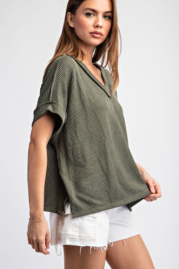 Textured V-Neck S/S Top Olive