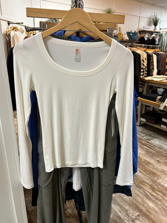 Scoop Neck L/S White