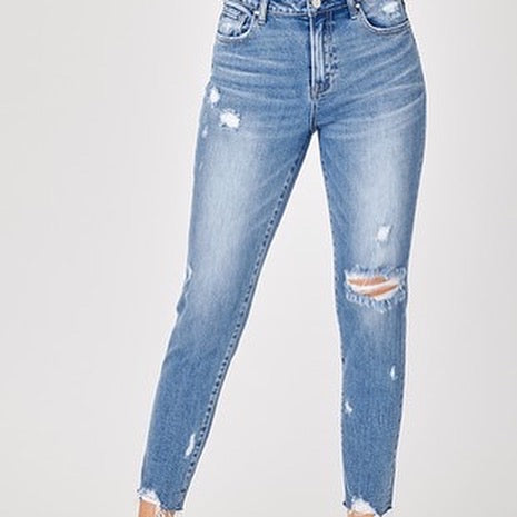 Mid-Rise Tapered Jeans Medium